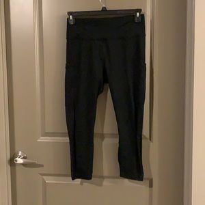 Fabletics Mila Pocket Capri Black L…